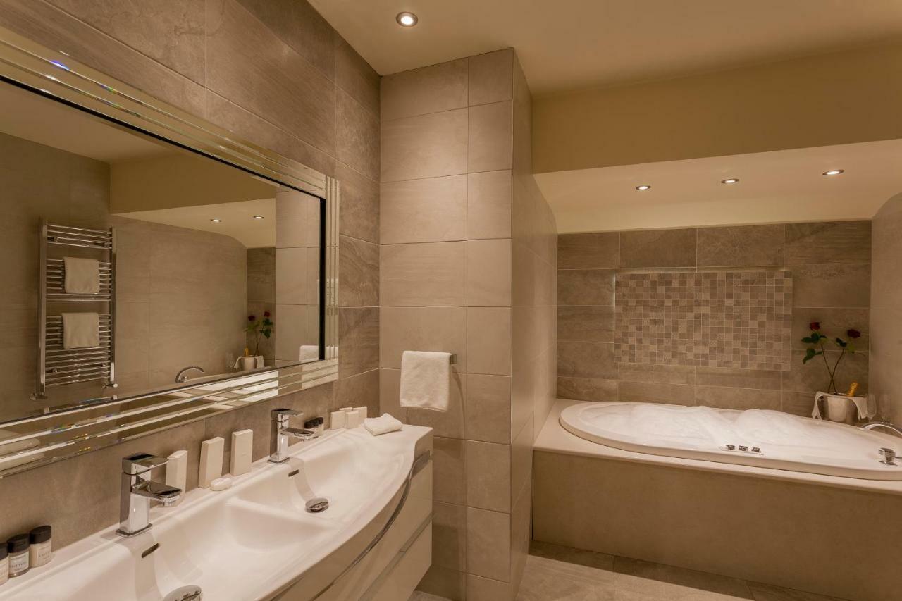 Canal Court นิวรี ภายนอก รูปภาพ